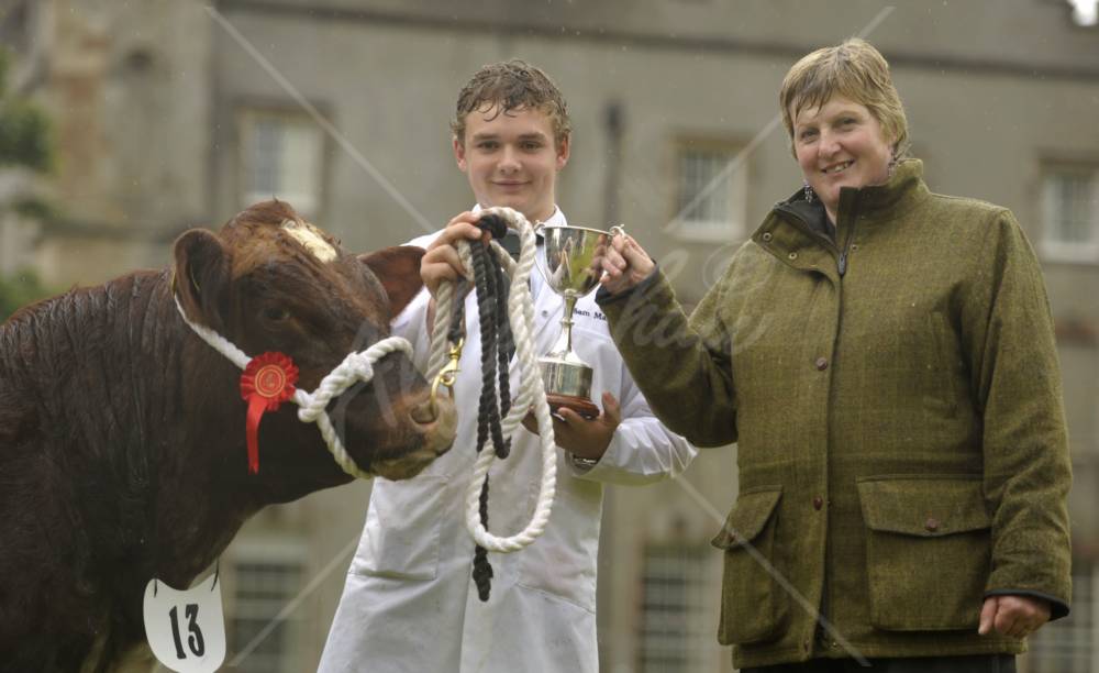 Sam Martin Champion young handler with Judge Mrs Jane Landers, Scotland